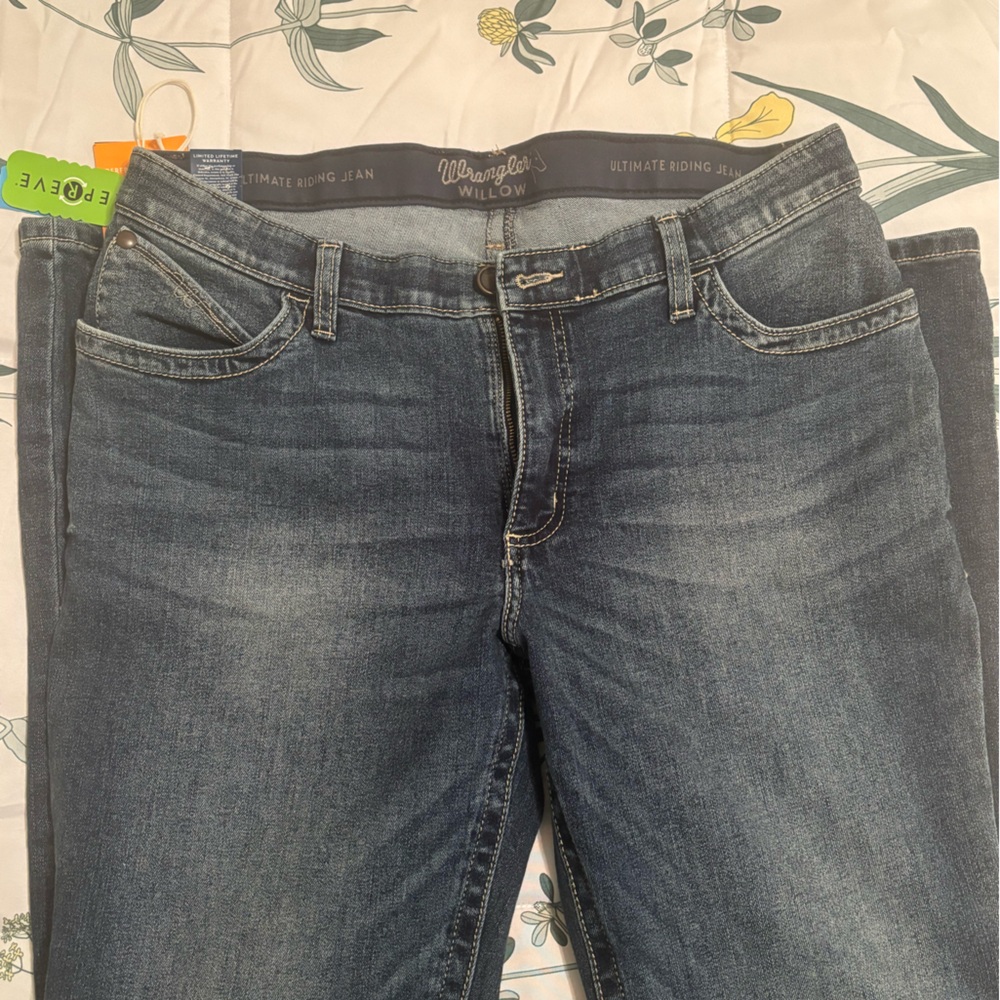 Wrangler Women’s Dark Blue Straight Jeans